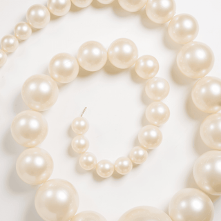 Candy Apple Pearl Necklace Ball Garland 134-Inch - Irony Home
