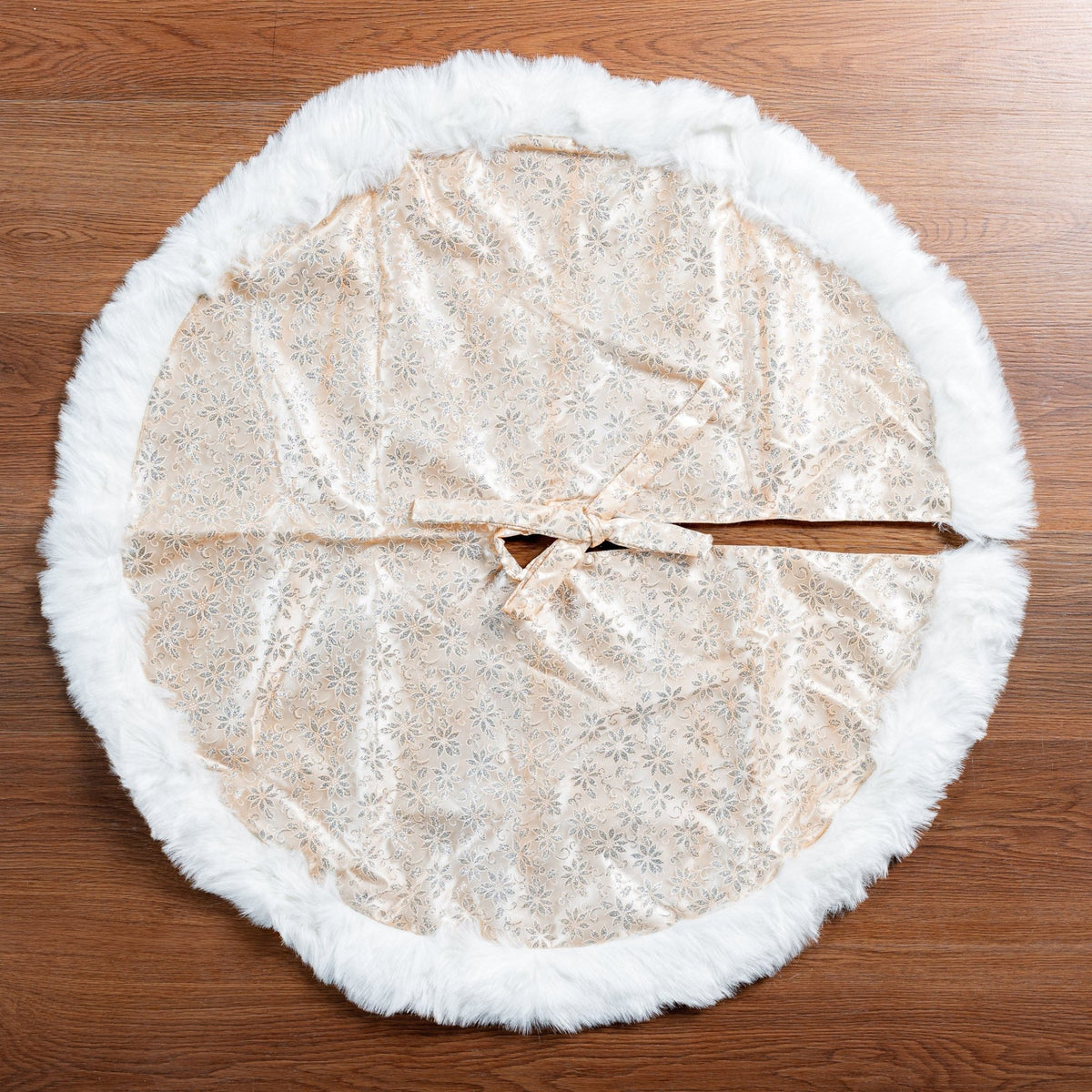 Christmas Tree Skirt with Fur Trim Medium