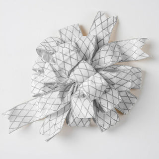 Diamond Lattice Decorative Bow - ironyhome