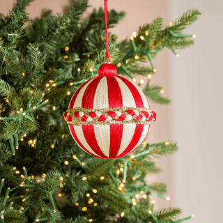 Thread Ball – White & Red - Irony Home