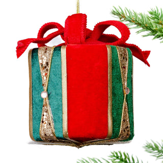 Traditional Ornament with Bow - ironyhome