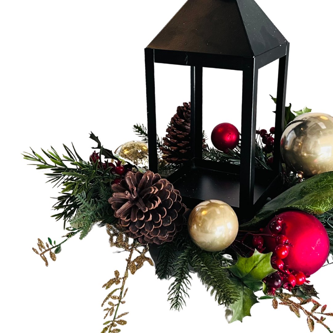 Black Lantern Pinecone and Holly Leaf Table Top