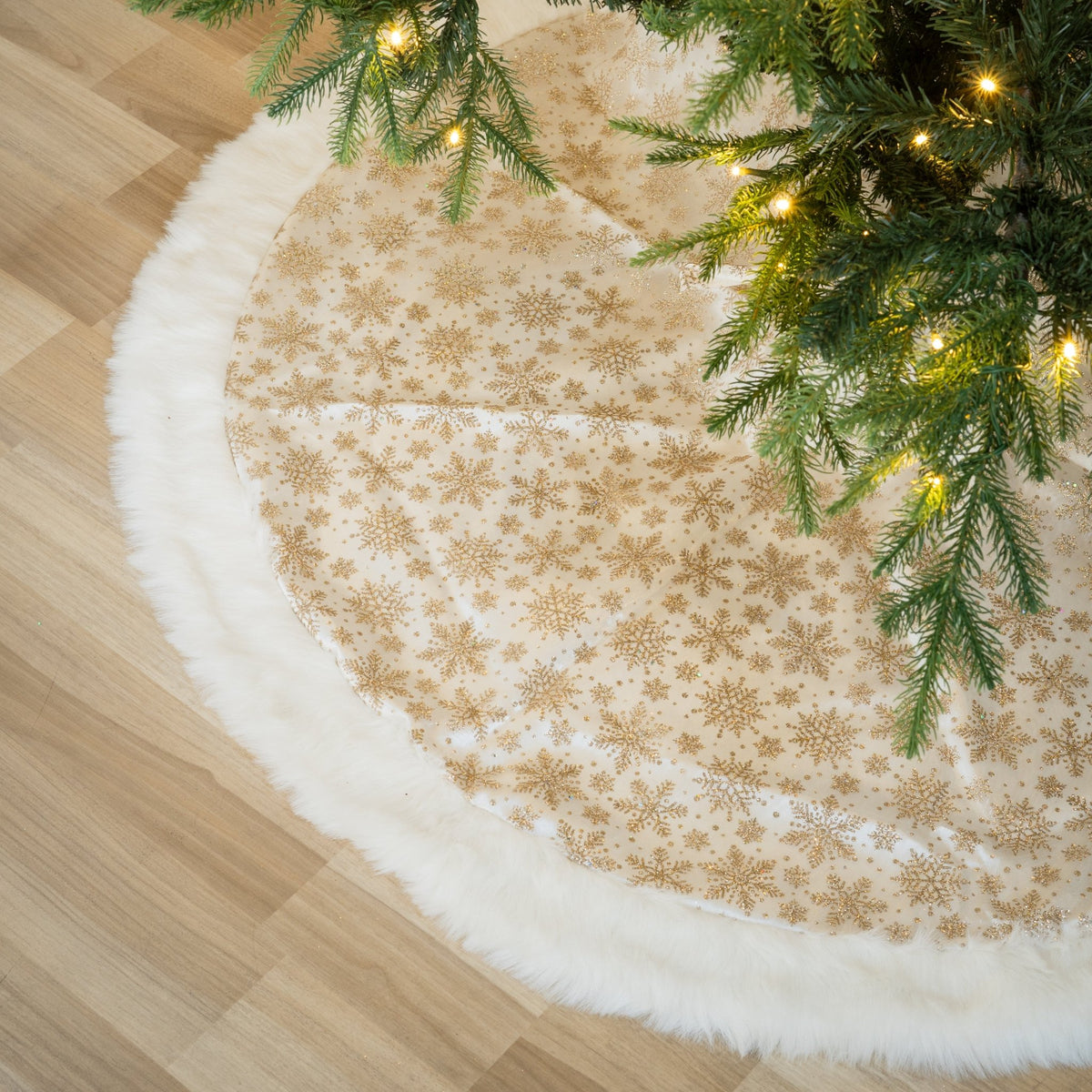 Christmas Tree Skirt with Fur Trim Medium