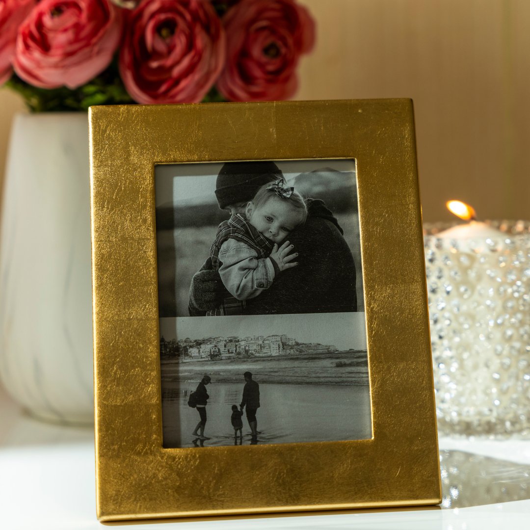 Gold Lacquer Picture Frame. 12 x 17 cm