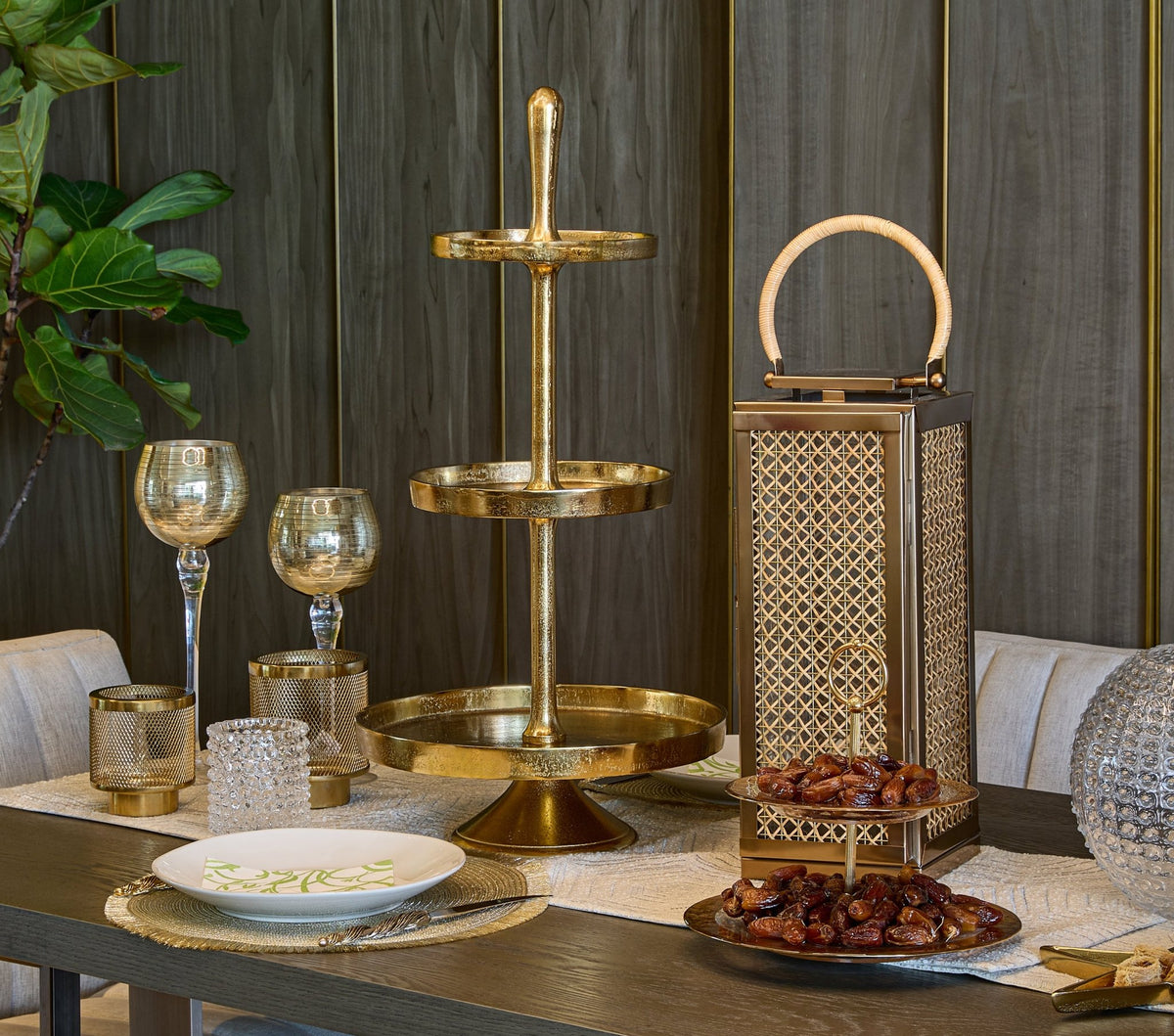 Natural Tier Cake Stand in Gold