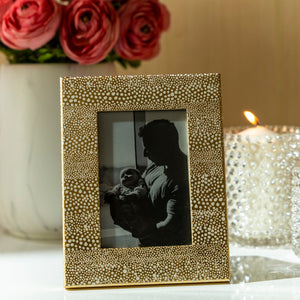 Pebble Lacquer Picture Frame in Gold. 7 x 22 cm