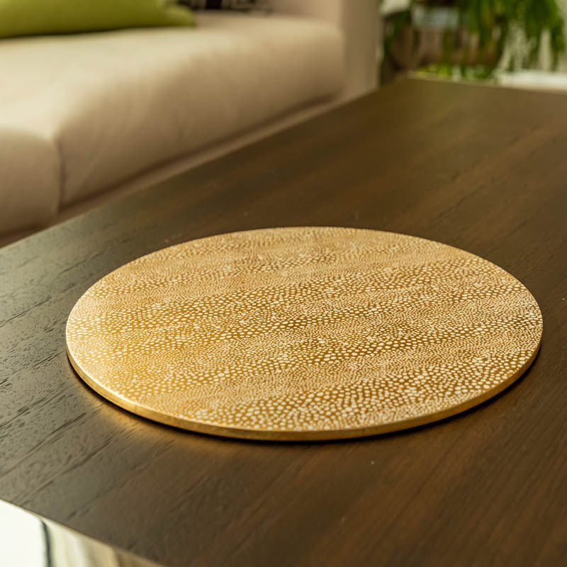 Pebble Round Lacquer Placemats in Gold - Set of 4