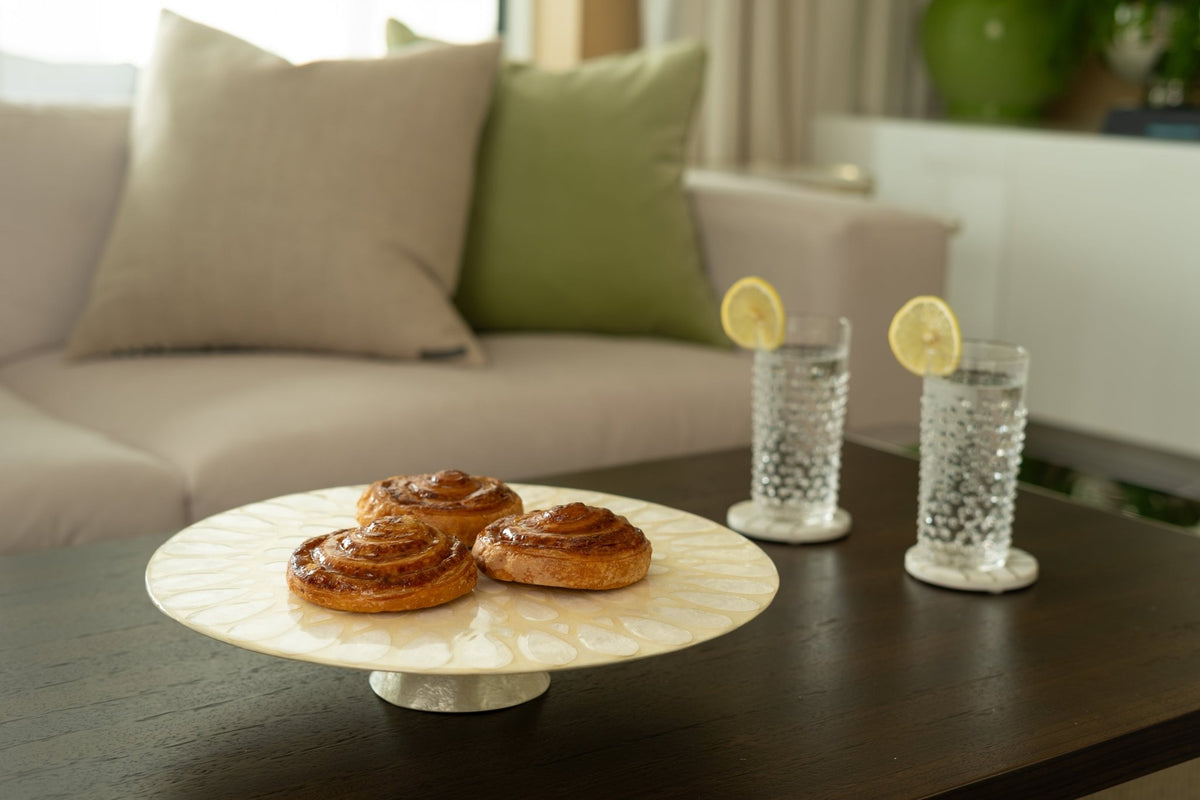 SEASHELL CAKE StAND - NATURAL FINISH