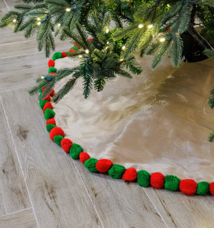 Traditional Jute Christmas Tree Skirt with Sparkling Green and Red Pompoms - ironyhome