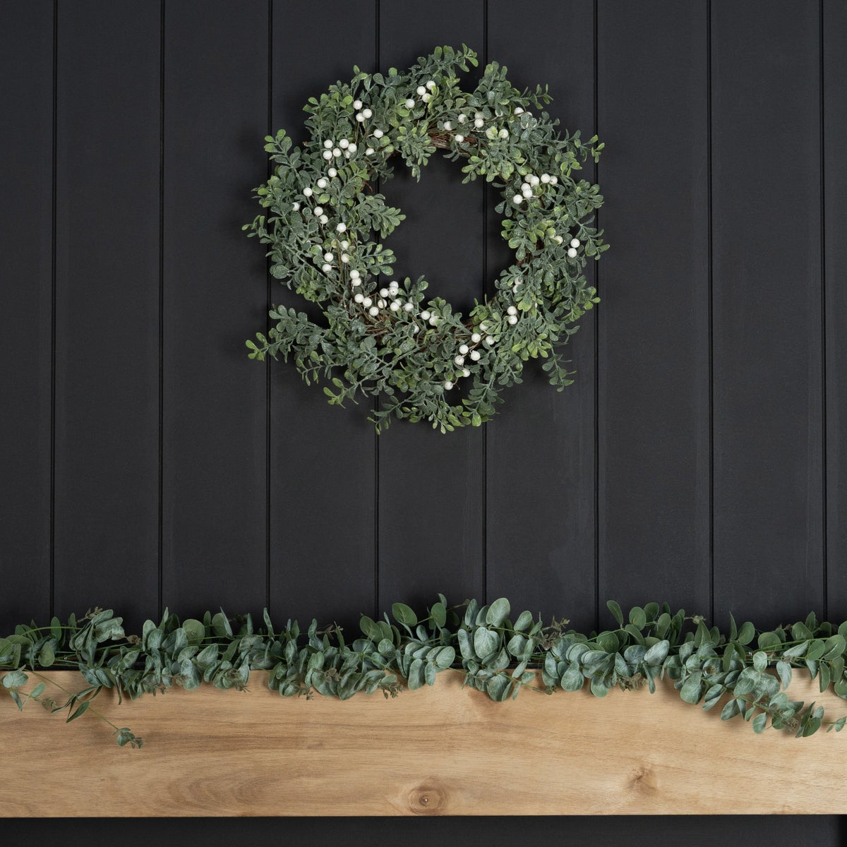 White Winterberry & Mistle Wreath