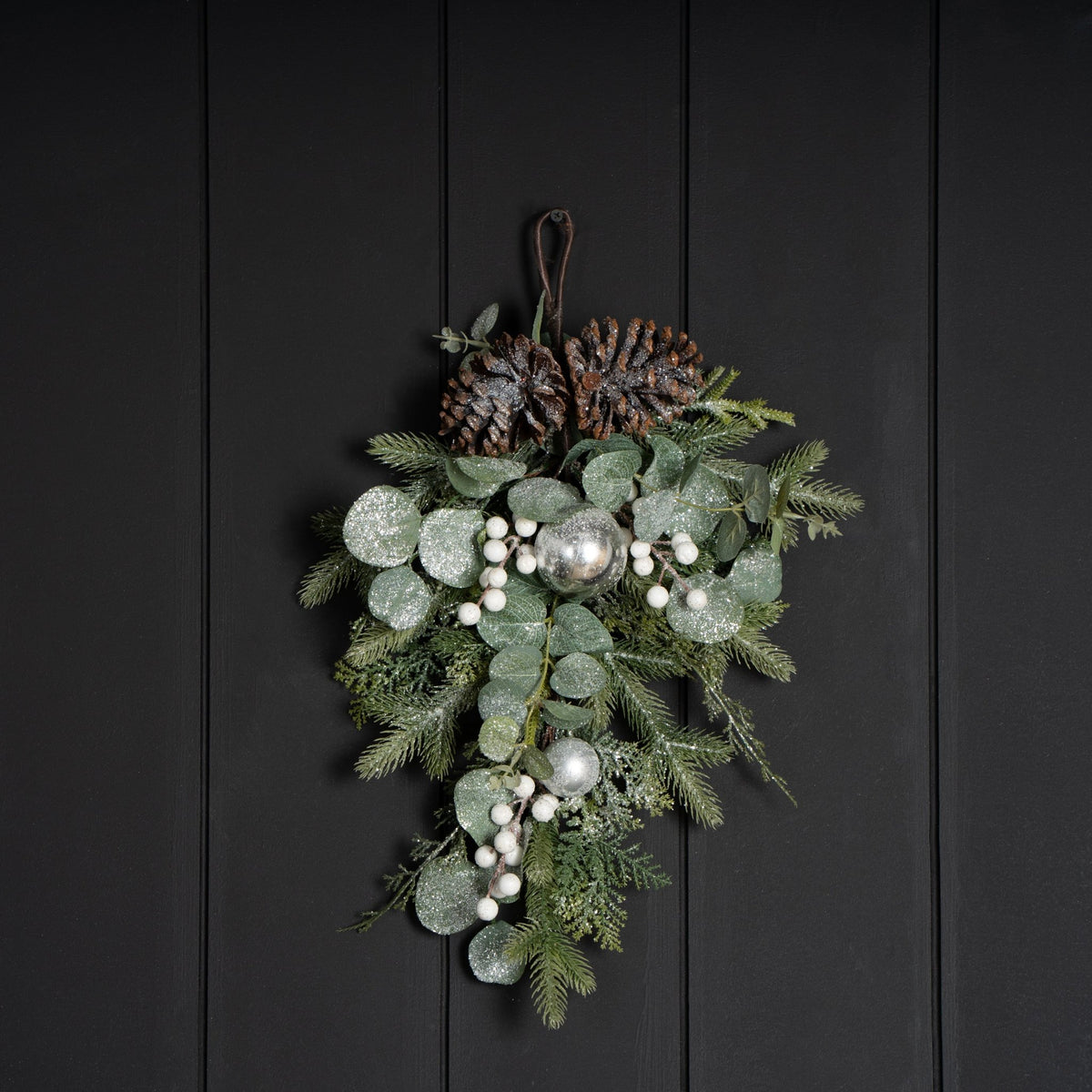 White Winterberry with Foliage Merry Festive Door Swag